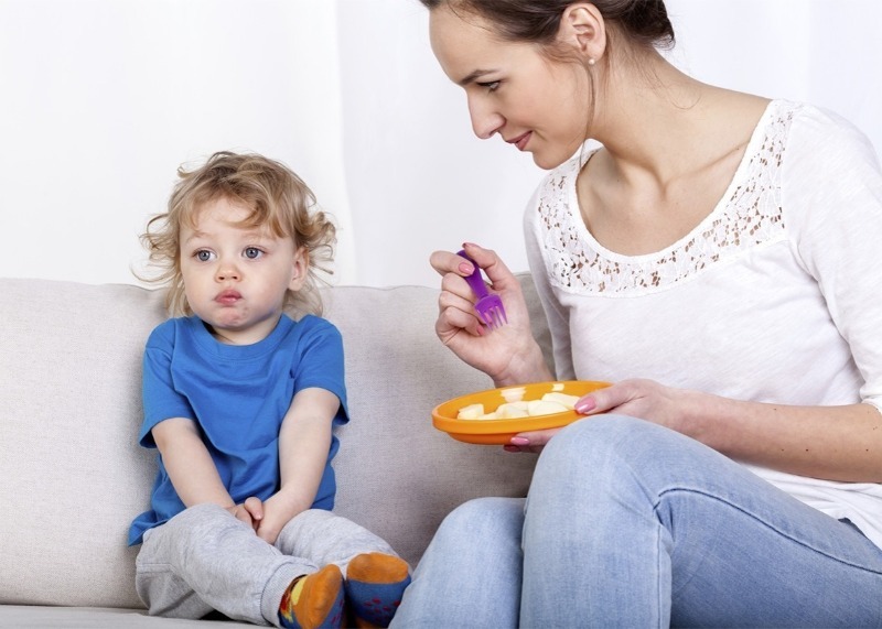 Почему приметы не разрешают доедать еду за ребенком, как правильно с ней поступить