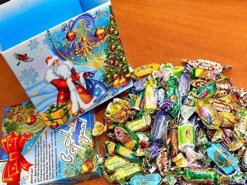 5 сладостей из новогоднего подарка, которые могут навредить здоровью ребенка