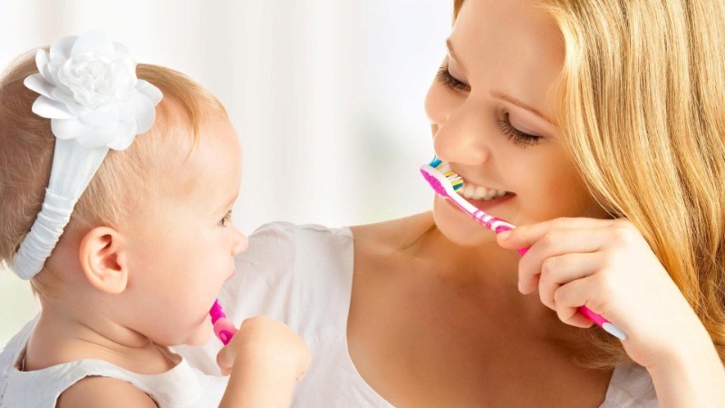 5 правил ухода за молочными зубами, которые помогут избежать посещения стоматолога